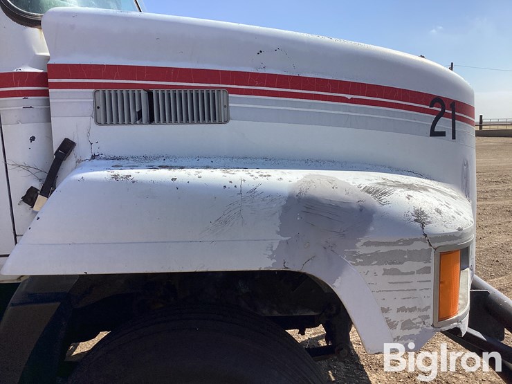 1990-mack-ch613-image-19