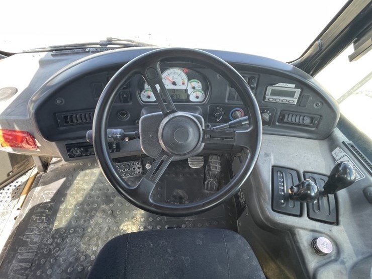 caterpillar-730-image-24