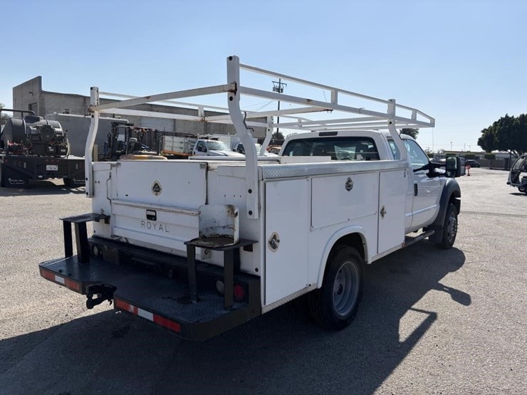 2015-ford-f550-sd-image-3