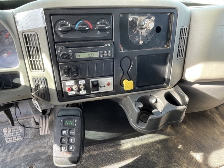 2008-international-7500-t/a-fuel-&-lube-truck-image-34