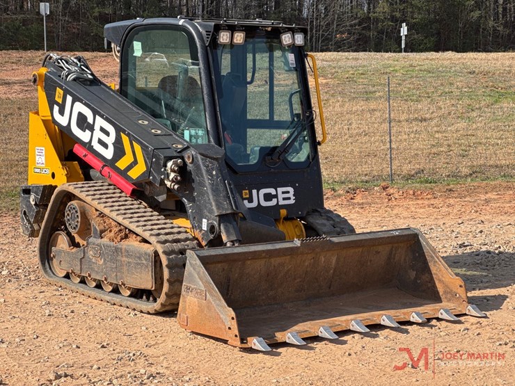 2023-jcb-2ts-7t-image-1