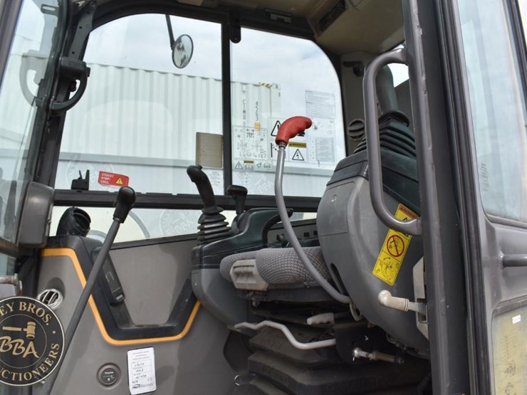 2019-volvo-ecr88d-image-52