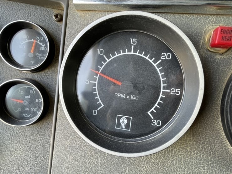 2006-kenworth-t300-image-23