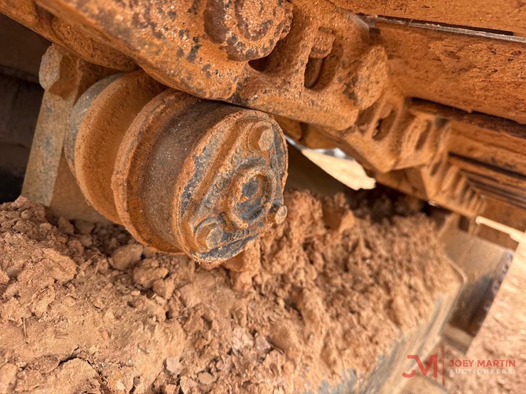 caterpillar-e120b-image-13