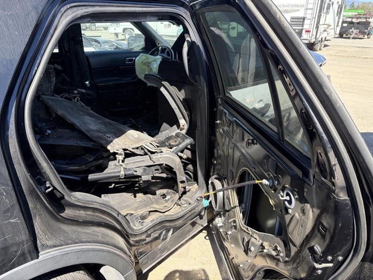 2018-ford-explorer-image-10