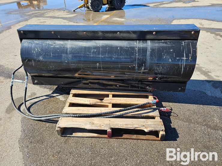 2025-massey-ferguson-730-image-6