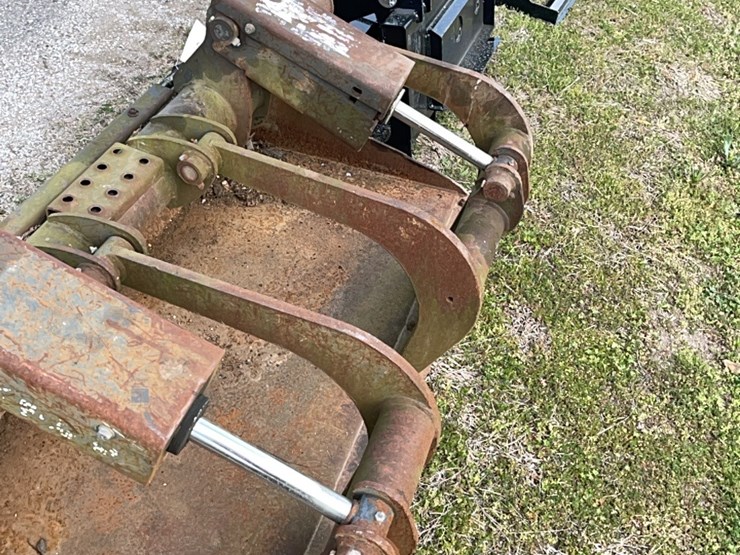 bobcat-industrial-skid-steer-grapple-bucket-6’-image-3