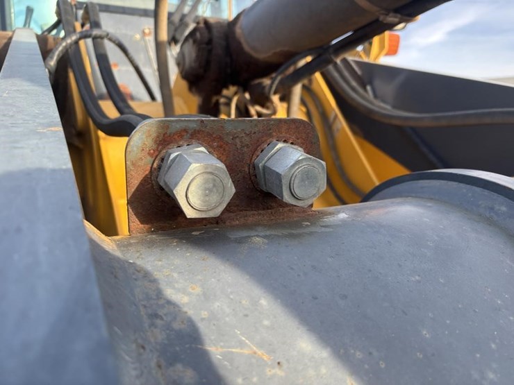 2005-deere-624j-image-17