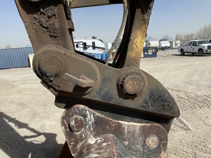 2013-komatsu-pc210-lc-10-image-19