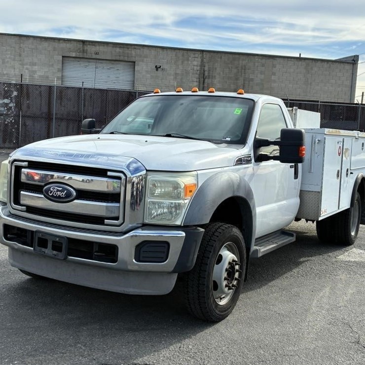 2011 FORD F550