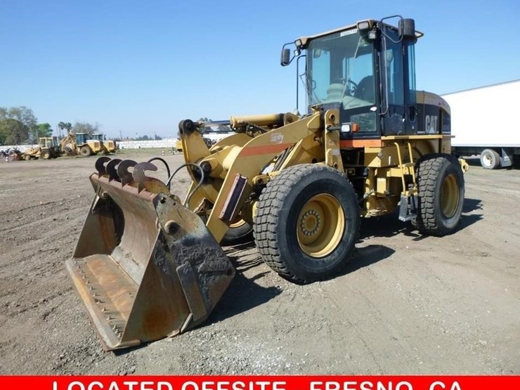 2004-caterpillar-924gz-image-1