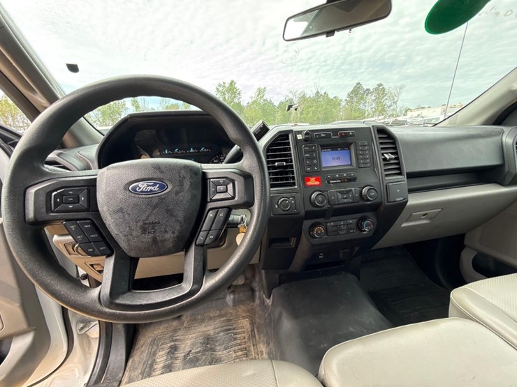 2019-ford-f150-xl-image-11