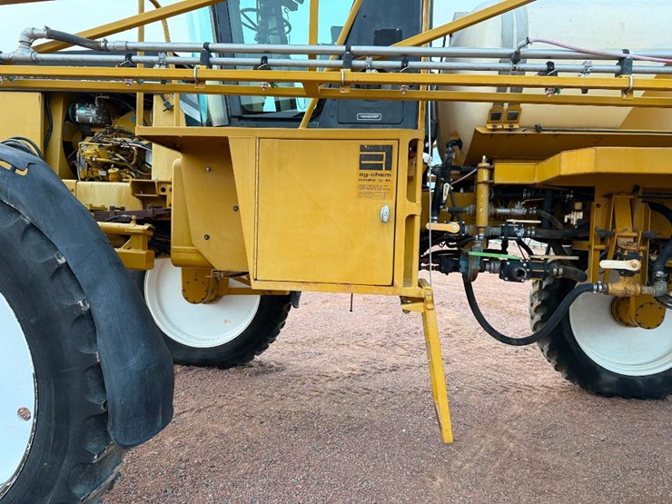 ag-chem-rogator-664-image-15