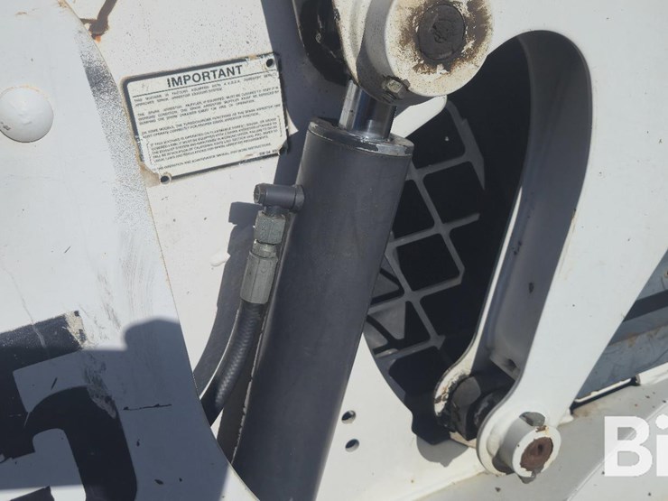 2004-bobcat-s175-image-18