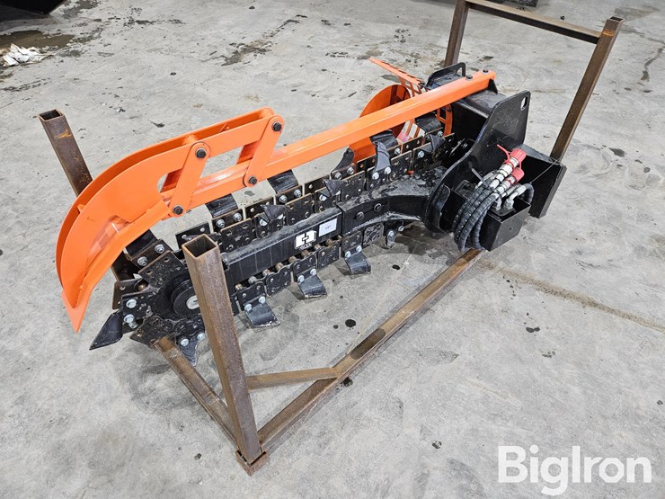 2025-massey-ferguson-730-image-1