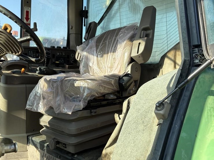 2004-john-deere-6420-image-31