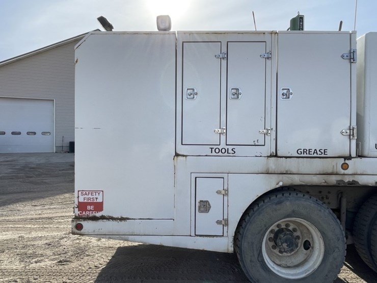 2008-international-7500-t/a-fuel-&-lube-truck-image-27