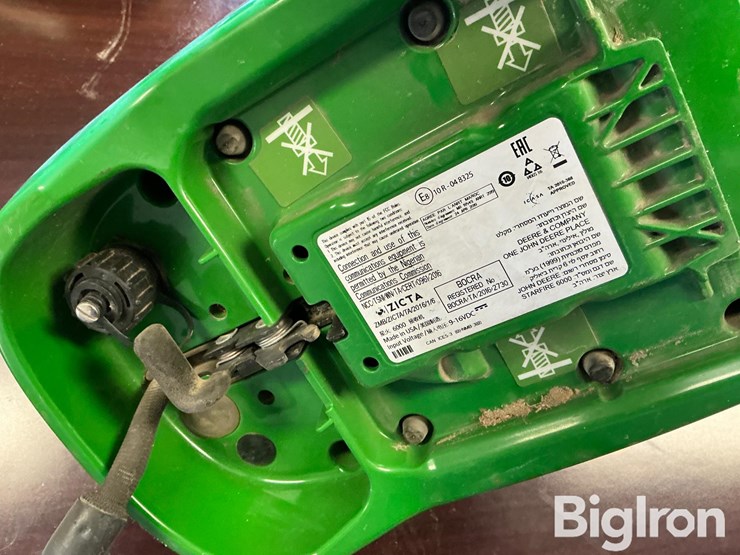 2021-john-deere-6000-image-13