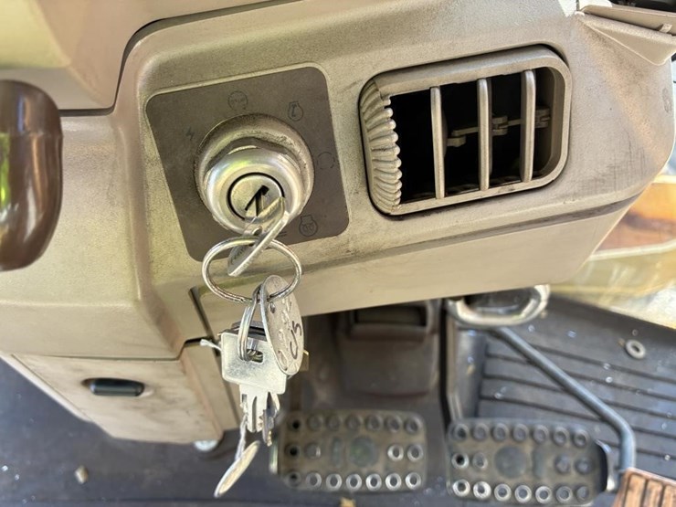 2004-john-deere-6420-image-20