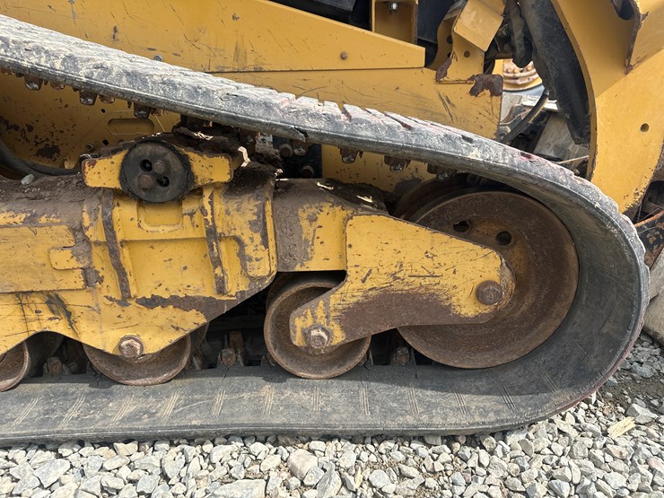 2019-caterpillar-259d3-image-59