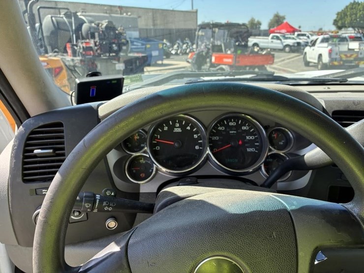 2009-chevrolet-silverado-2500hd-image-12