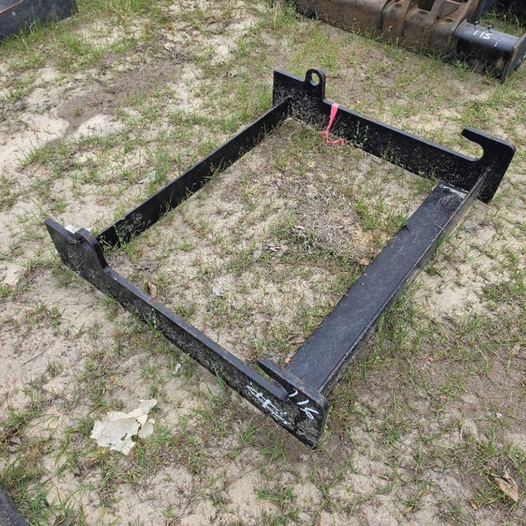 - QUICK ATTACH BRACKET