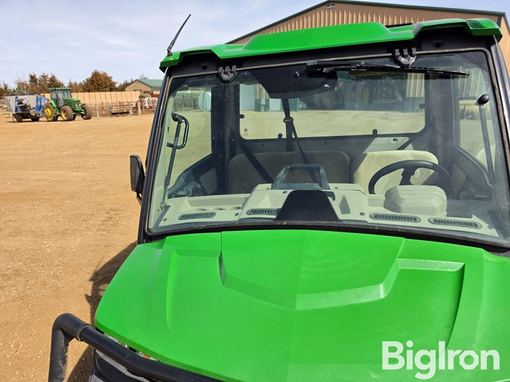 2021-john-deere-gator-image-20