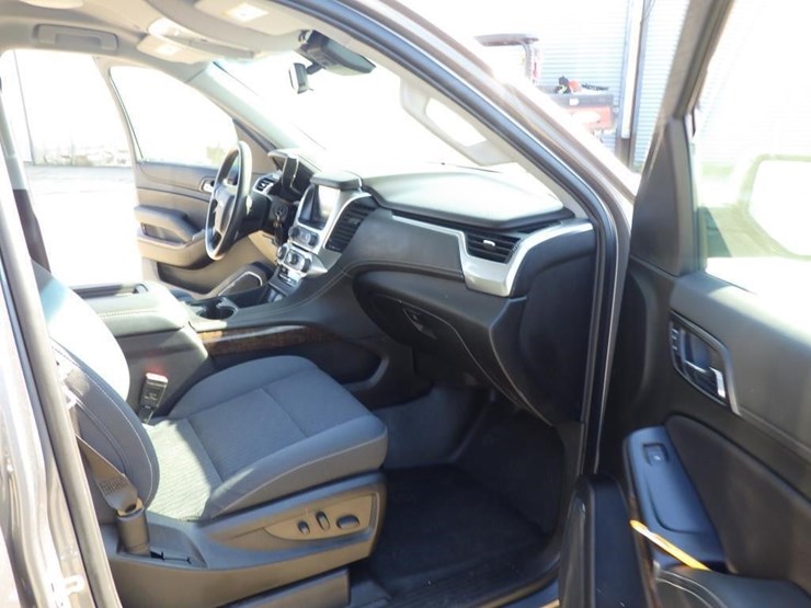 2019-chevrolet-tahoe-image-6