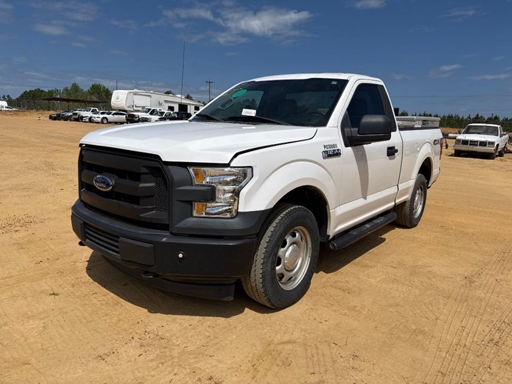 2017-ford-f150-xl-image-2