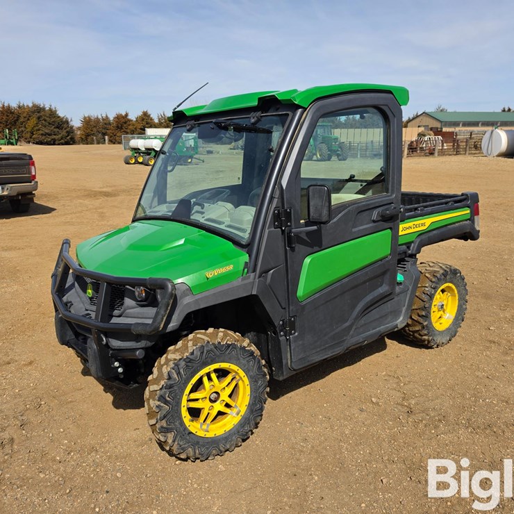 2021 JOHN DEERE GATOR