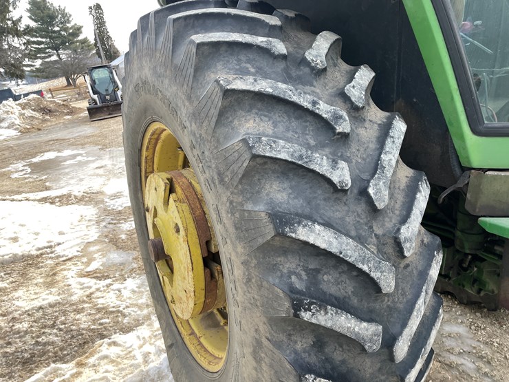 john-deere-4440-image-12