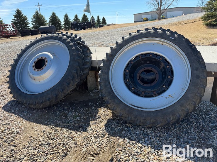 firestone-12.4r54-tractor-tires-image-2