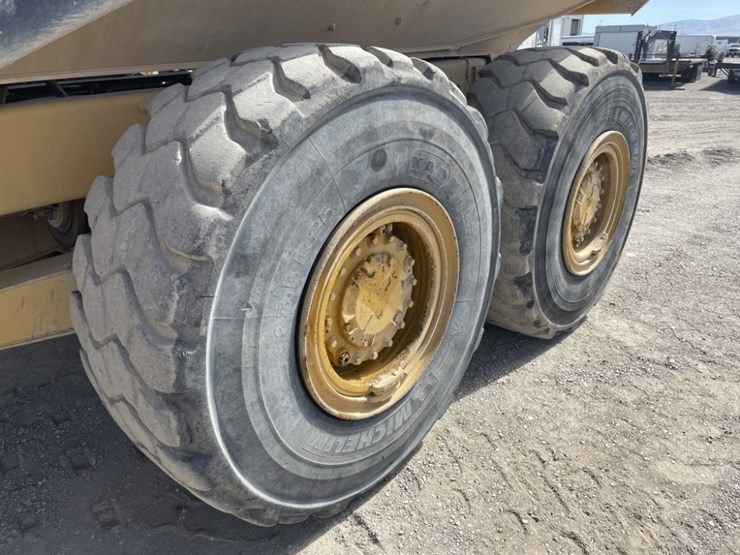 caterpillar-730-image-10