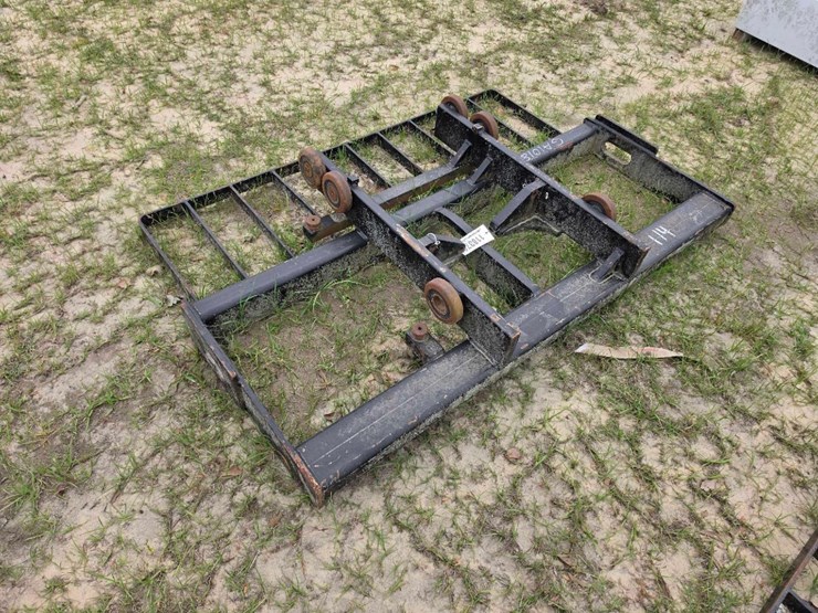 --superior-fabrication-forklift-image-4