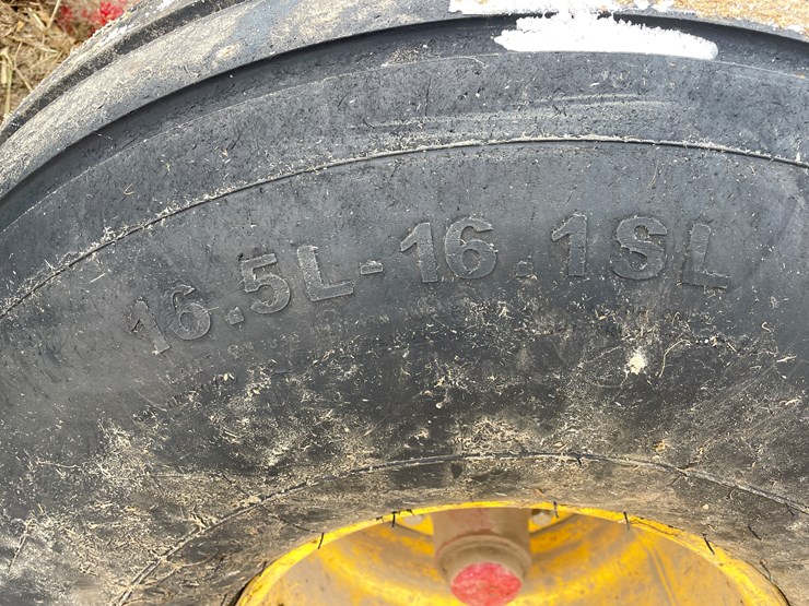 2020-new-holland-195-image-9