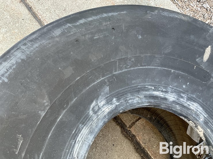 carlisle-12.5l-15f1-highway-implement-tires-image-9