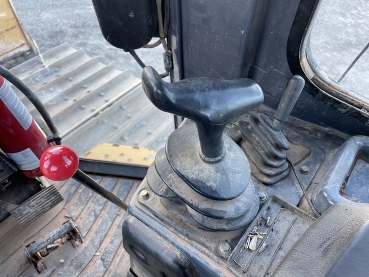 2013-deere-700k-lgp-image-30