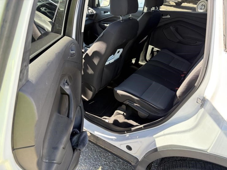 2014-ford-escape-se-image-11