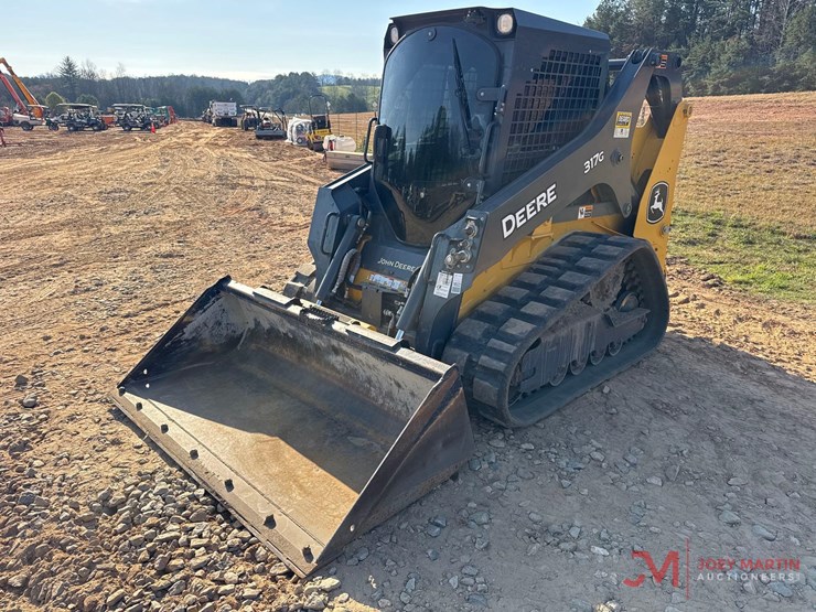 2023-deere-317g-image-6