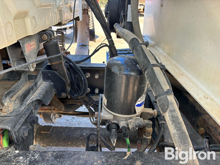 2013-international-7400-image-19