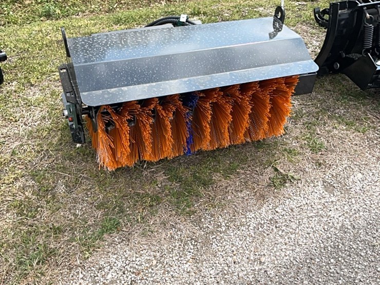 mini-skid-steer-sweaper-image-2