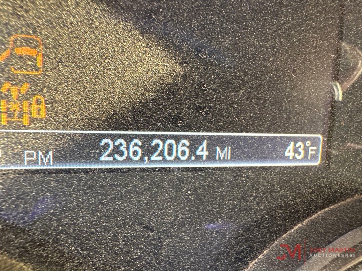 2019-peterbilt-567-image-13