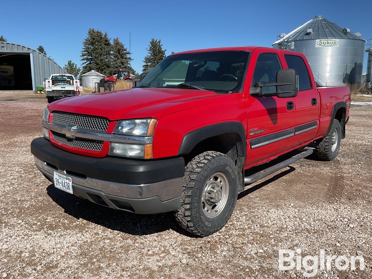 2004-chevrolet-silverado-2500-image-1