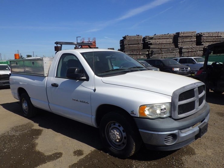 2004-dodge-ram-2500-image-2