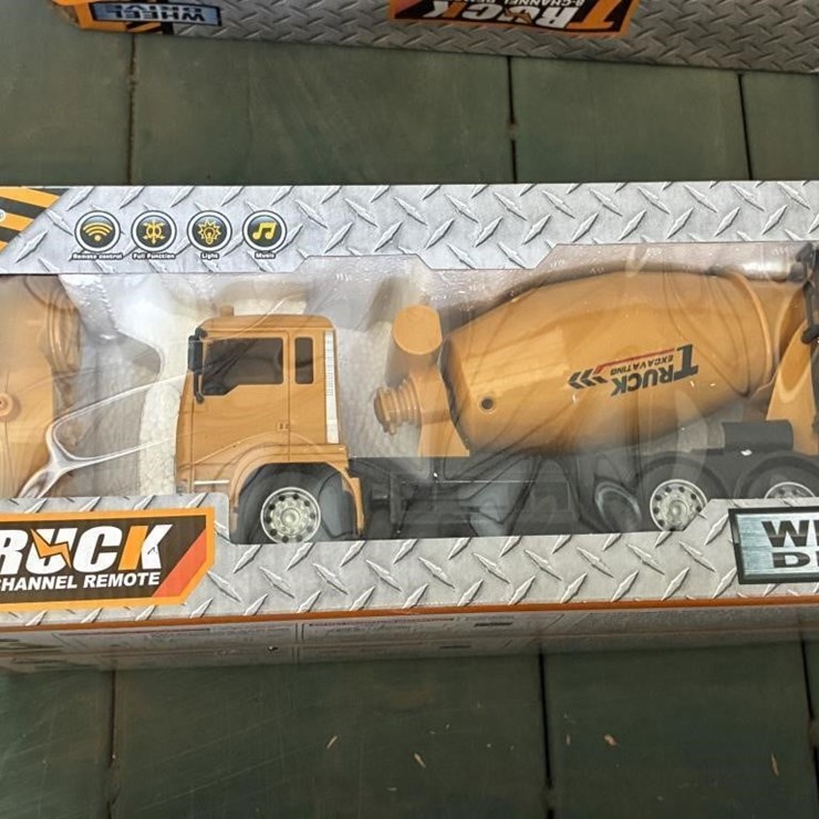 SKLP Mixer Truck Toy
