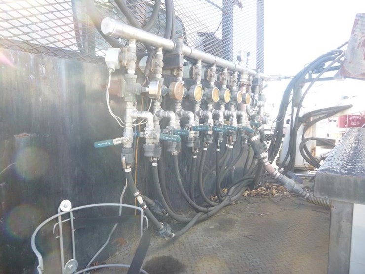 2002-gmc-t6500-image-9