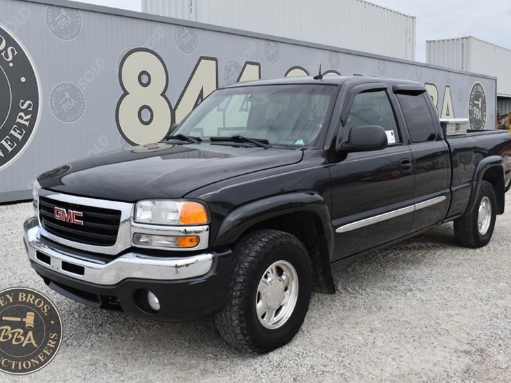 2003-gmc-sierra-1500-slt-image-1