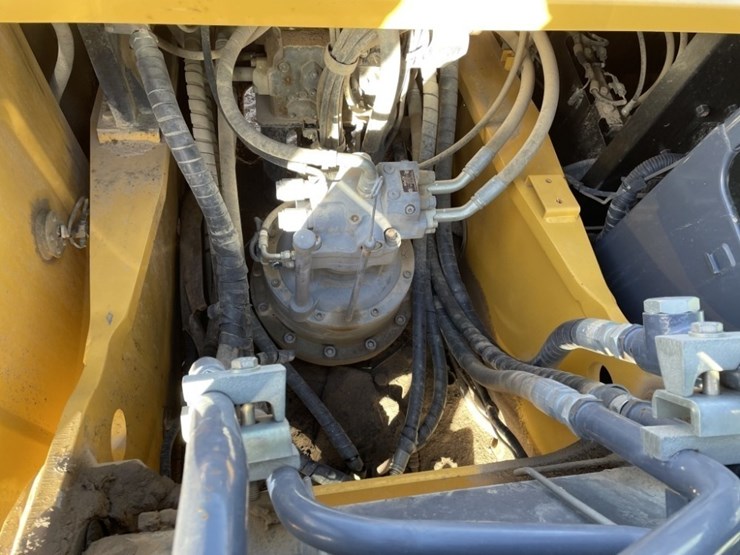 2012-deere-250g-lc-image-36