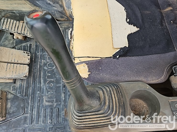 2016-komatsu-pc210-lc-11-image-36