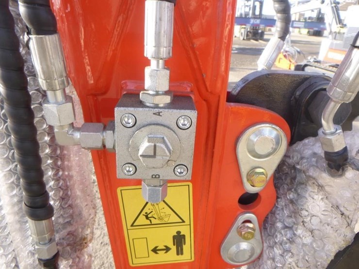 2026-tpm-18hs-hydraulic-excavator-image-14